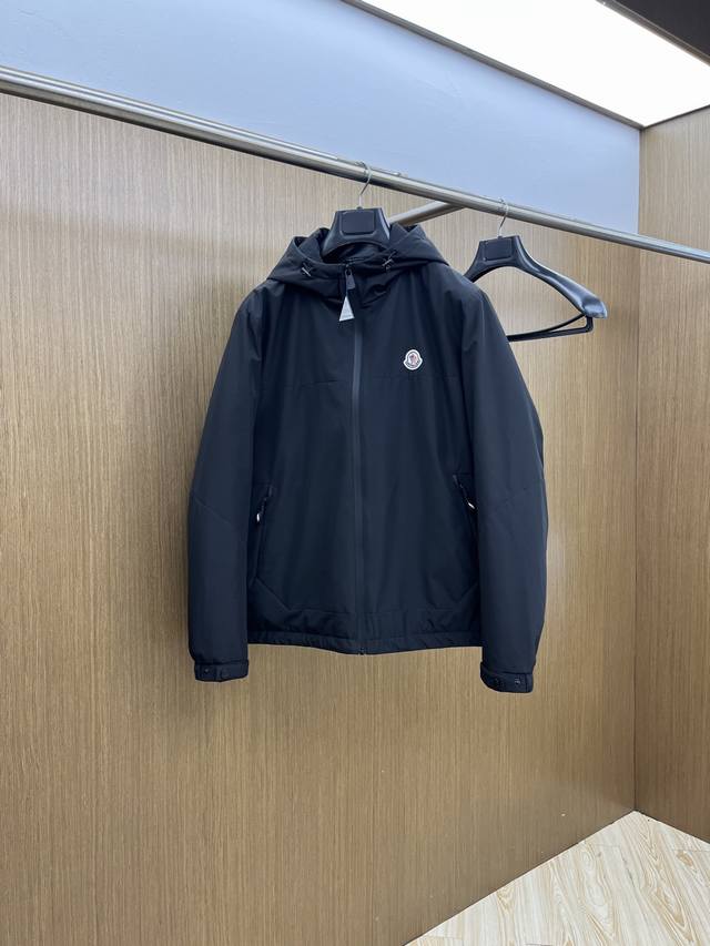 秋冬羽绒 Mon 高端私货 25独家专供秋冬新款羽绒服 贸易公司渠道稀出，降温天气必备的保暖单品。不论是日常还是户外运动都能穿。耐磨防刮易打理，内里配置90%欧