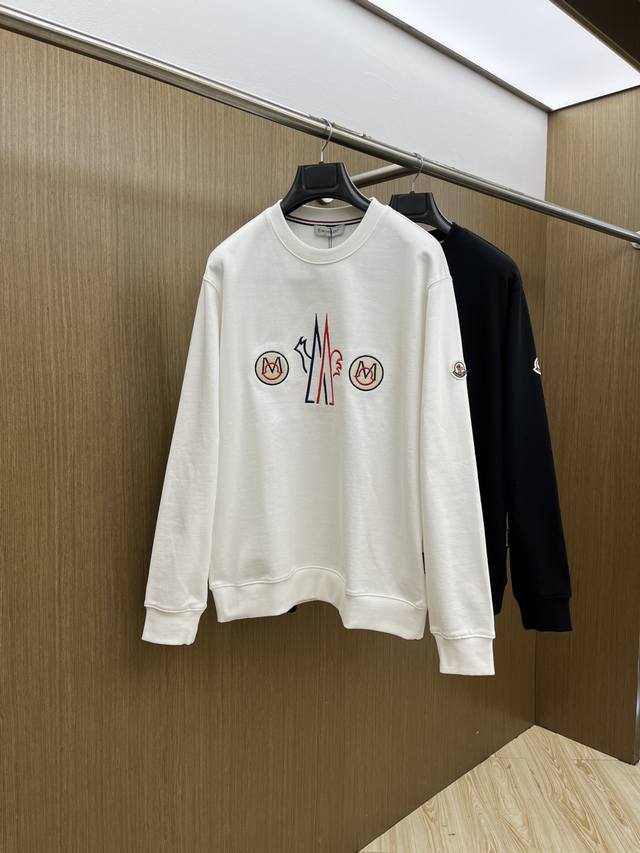 秋冬 Mon 2540秋冬新品圆领休闲卫衣 定制顶级卫衣棉，面料特别有质感，重工刺绣！冬季必备单品，保暖性好。男女通穿，细节到位，版型超赞，上身效果非常好！百搭