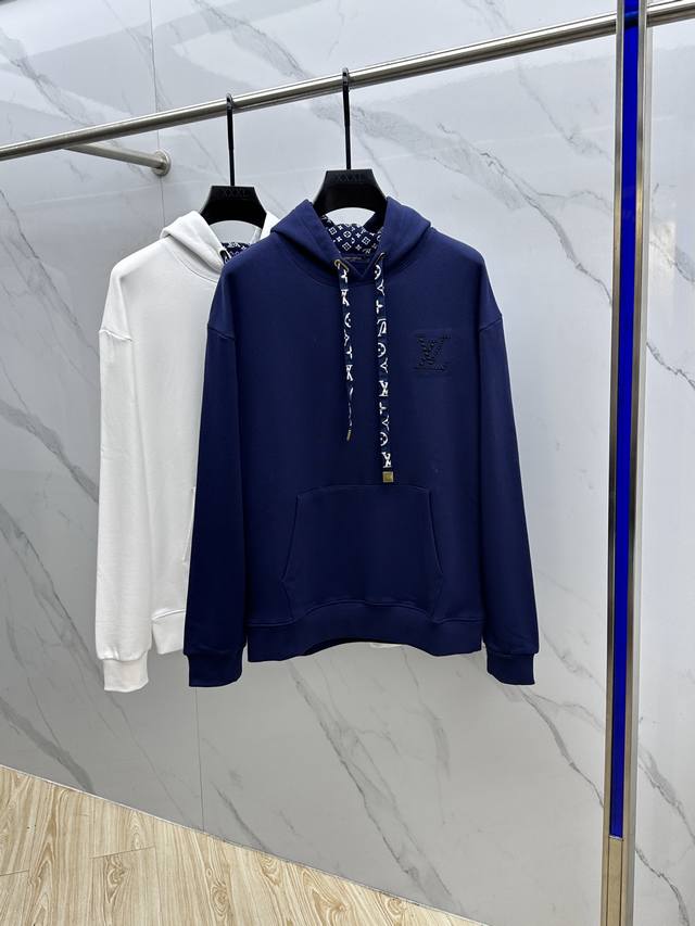 Lv路易威登 2025Ss最新款，同步有售，原单狠货，时尚休闲连帽卫衣，上身很有特点！吸睛而有亮点，进口原版面料，顶级刺绣工艺字母图案装饰Logo，原版五金辅料