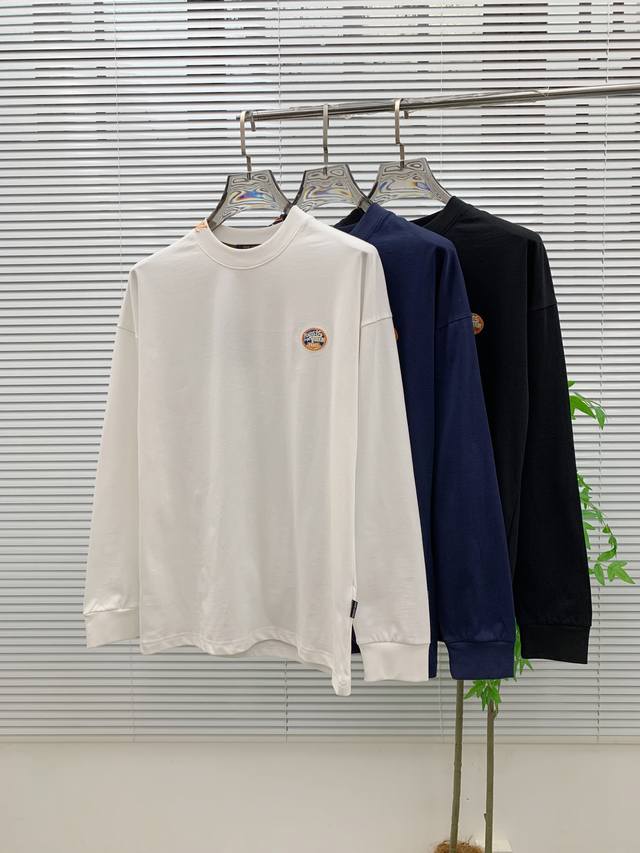 Lv 25Ss秋季 新品 新款贸易订单圆领长袖打底衫长袖T恤网红款！上身舒适透气，不僵硬，整体有着丰富的立体感，品质出口订单，满足通勤人们对于着装的简约需求，上
