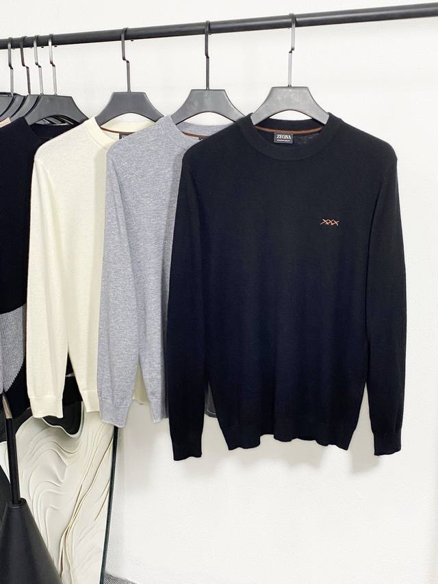 Ez25Fw秋冬新款优质羊绒羊毛混纺纱线针织圆领毛衣，男士胸口三叉Logo刺绣基础休闲套头毛衣针织衫！贸易公司渠道稀出，Z家经典圆领款针织毛衣，为休闲衣橱奉上全