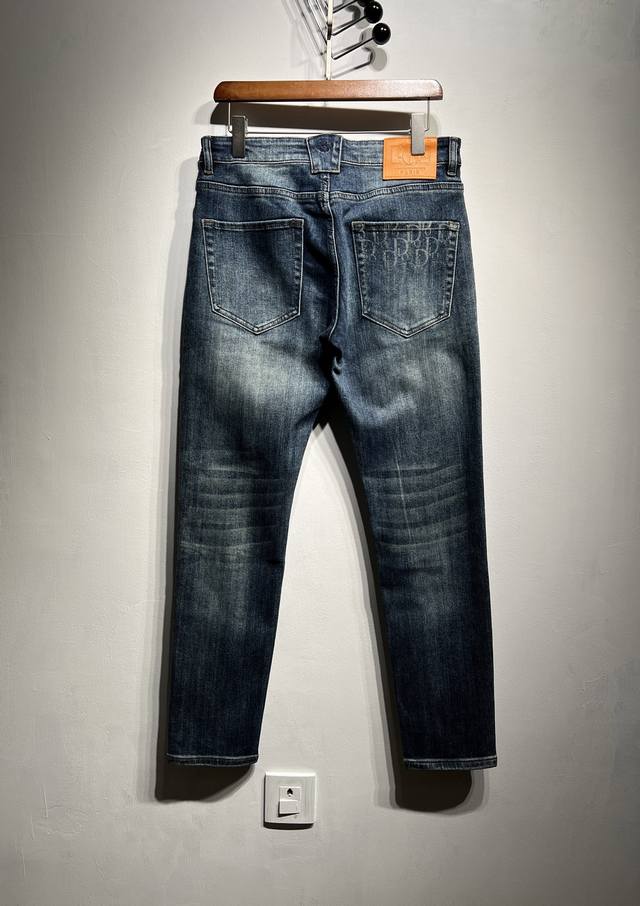 秋冬新款 Cd 2025秋冬新款男士商务休闲蓝色丹宁牛仔裤，贸易公司渠道货，高端原厂代工出品，100% 纯正血统品质，25年新品，每一季的王牌级爆款担当，俨然属