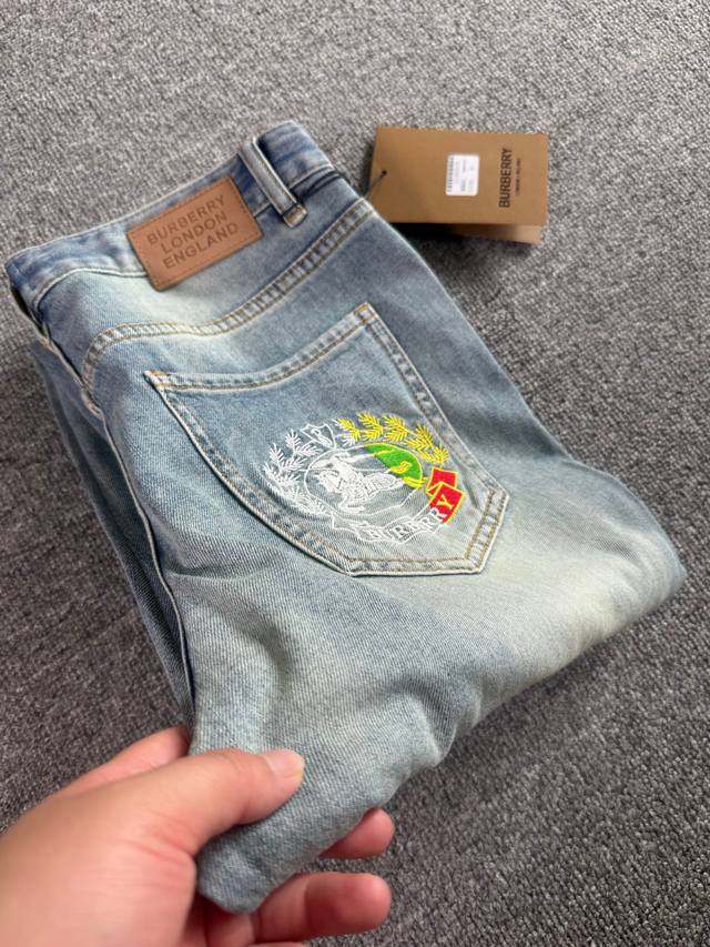 Bbr 2025Ss早秋新款修身小脚牛仔裤 完美洗水工艺 定制顶级五金Logo 独家定制微弹面料 码数29-38 没35、37