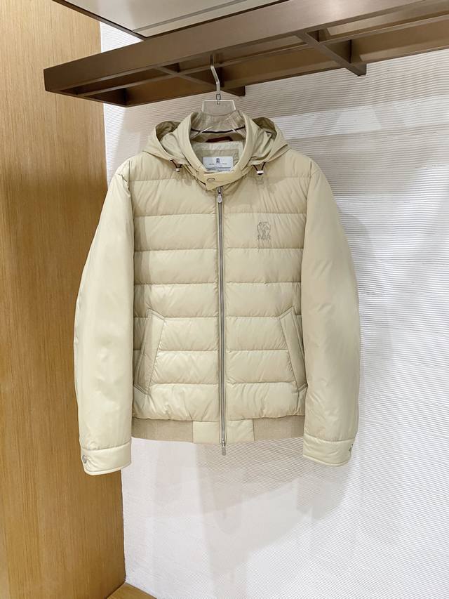 2025秋冬新Bc原版1:1订制五金配件全进口原版定制 欢迎专柜对比 绝对的高品质 采用顶级95白鸭绒 超柔软 充羽量蓬松饱满 超级重工 面料做工杠杠的版型完美