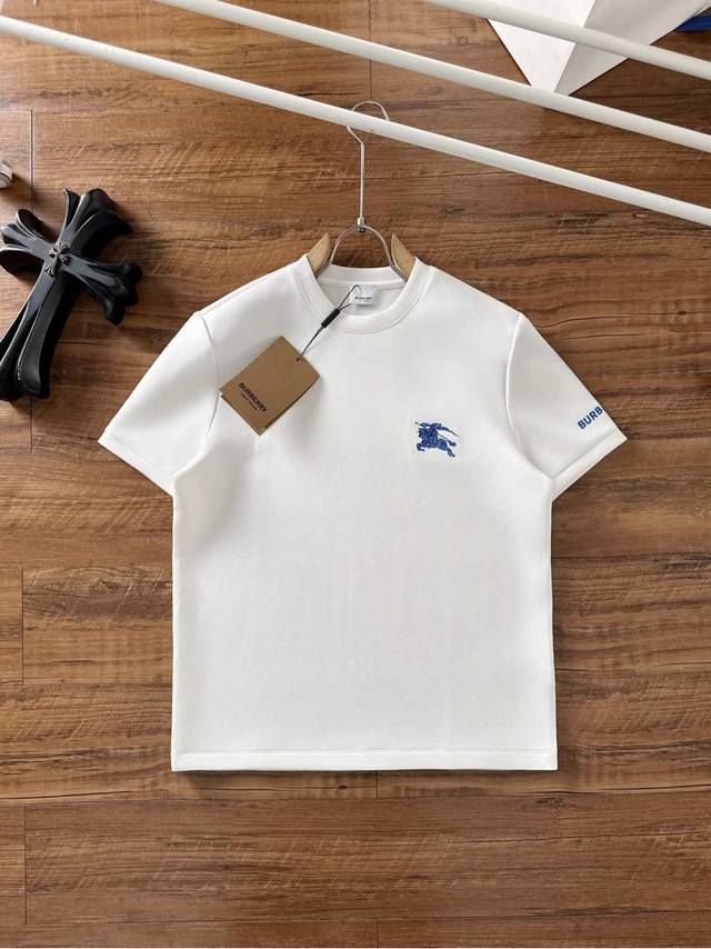 Burbe#Rry 巴宝莉2025秋冬太空棉字母刺绣Logo时尚百搭打底圆领短袖衫，精致工艺面料，顶级元素融合打造，经典短袖3标齐全，潮男时尚，无论是上身舒适度
