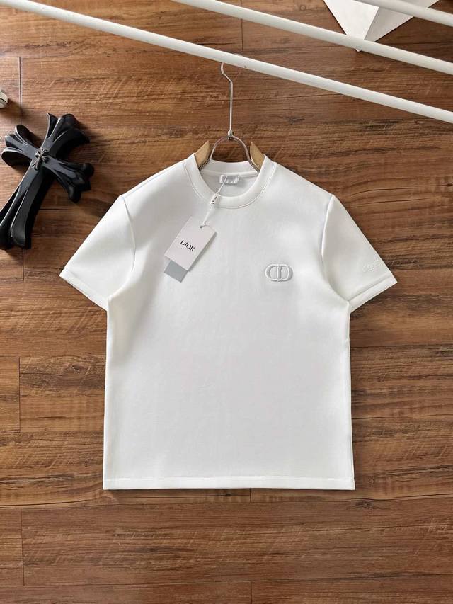 Di#Or迪 奥2025秋冬太空棉字母刺绣Logo时尚百搭打底圆领短袖衫，精致工艺面料，顶级元素融合打造，经典短袖3标齐全，潮男时尚，无论是上身舒适度还是都是无