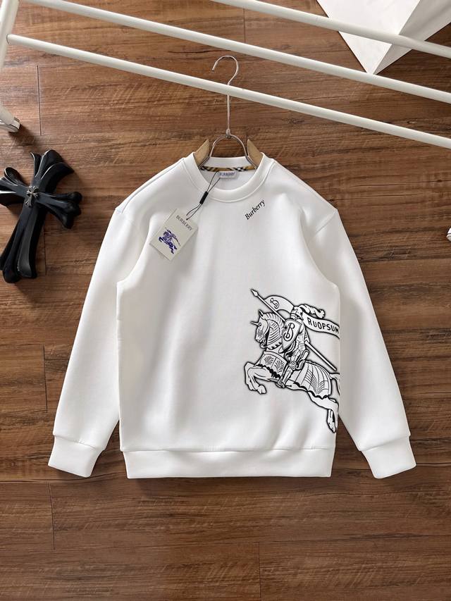 巴宝莉Burberry 新品 2025秋冬立体印刷套头太空棉卫衣 高端卫衣，极品原单！ 精简的时尚感,感受英式风格的独特气质.崇尚个性未来,青春,创意... 客