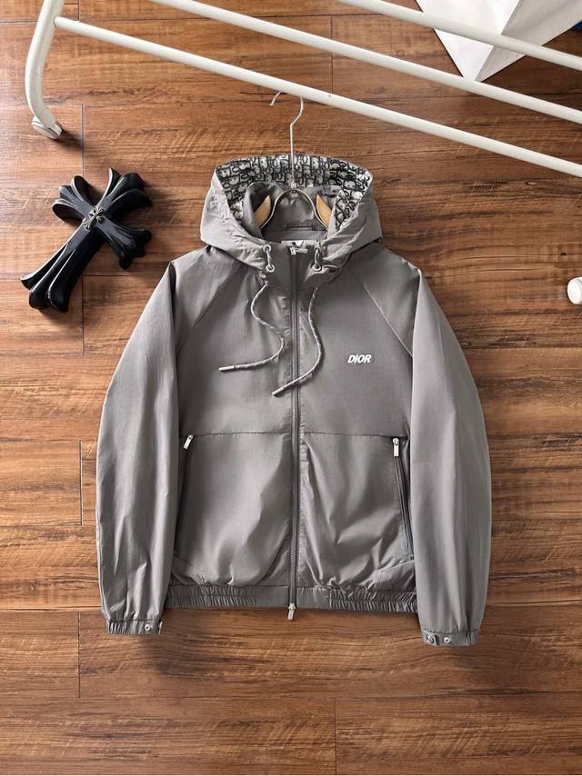 Dior-迪奥# 2025秋冬新款 男装高端梭织 风衣 系列外套 高端精品系列，男女同款，贸易公司渠道订单，官网专柜在售系列，业内独家首发经典主线里最抢手最火爆