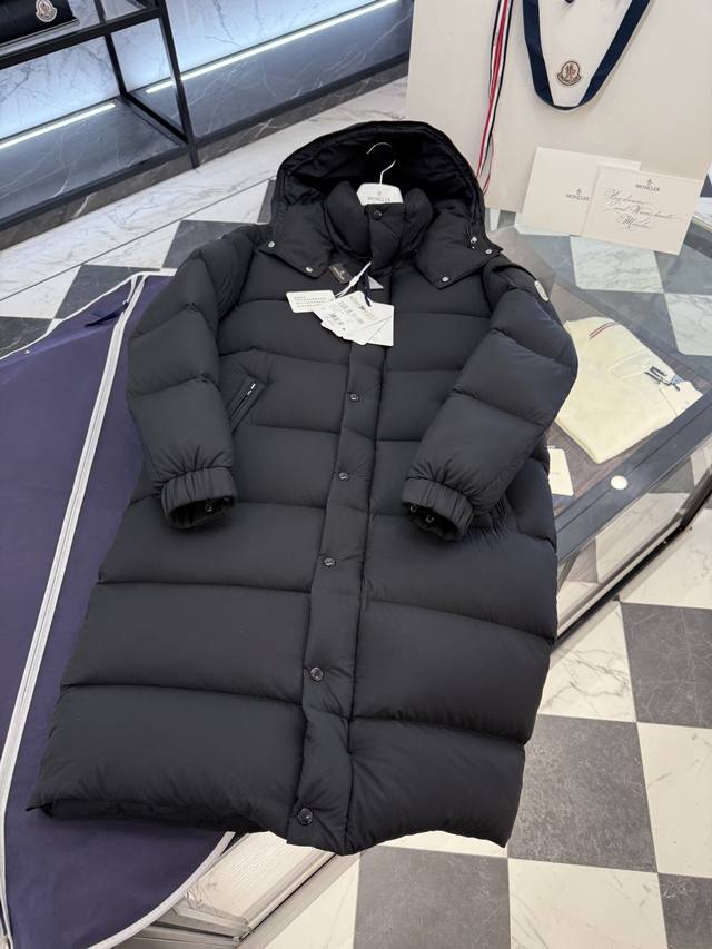 Moncler Hanoverian 哑光雾面 更多细节实拍，今年再次升级，贵吗？不贵，我用135万一吨的羽绒做的 .