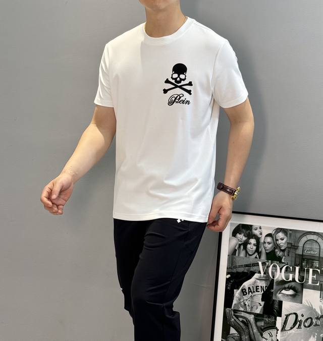 philipplei*菲利普*25S秋冬加厚莫代尔短袖T恤 ，胸口精致3D立体烫画工艺.后背原版五金皮标搭配.品相与面料工艺都极为拔尖的一款短袖，优选300G莫