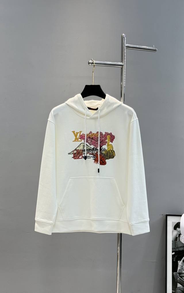 驴牌*25S新款连帽卫衣，采用天丝棉质面料，柔软舒适，日常穿着超友好三标齐！颜色：黑色.白色.码数：M-3Xl微扩版型！ 175 145斤建议L