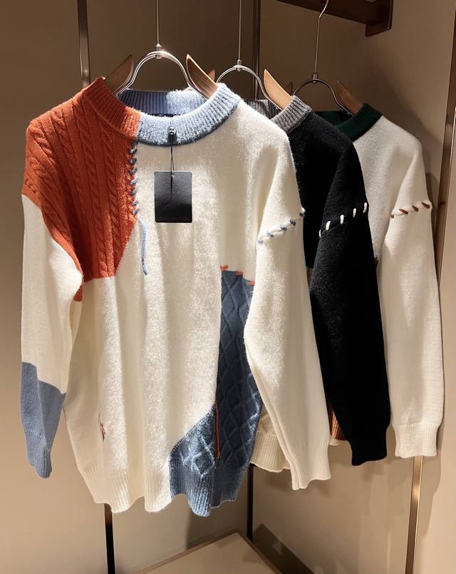 Louis Vuit*On 2025秋冬路易家族轻奢针织羊毛衫！男女同款装饰！ 路易家族的新高端，细节品质永远的那么完美无瑕，创意设计层出不穷。今年秋冬季节没有