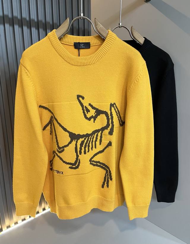Arcter*X始*祖鸟 2025秋冬新款男女同款针织羊毛衫，户外品牌可能大家第一想到的就是加拿大鹅、始祖鸟。给人一种标签试的感觉！除了在款式设计上颇有造诣之外