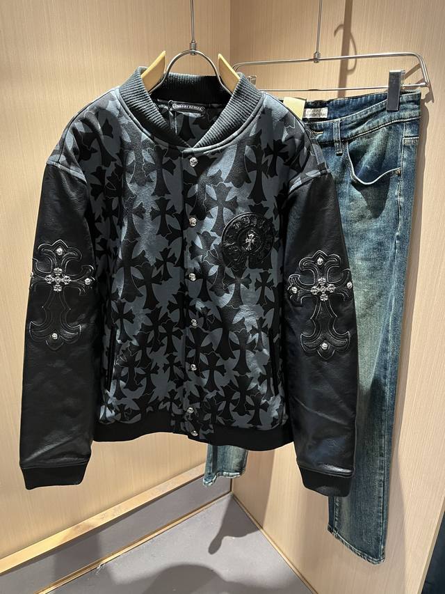 Chrome Hear*S克*心 2025秋冬新款男女同款夹克外套，男女同款一款让你从心底认可的高街夹克外套，并且经过时间的推移而让你更加珍稀，潮流的高街之王，