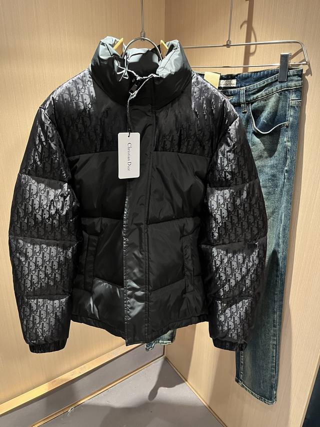 Dio*R迪*奥2025秋冬男女同款休闲羽绒服夹克外套，最新时尚休闲夹克，贸易公司渠道稀出，同步官网发售，男神女神最为期待的精品狠货重磅来袭，让你感受到什么叫真