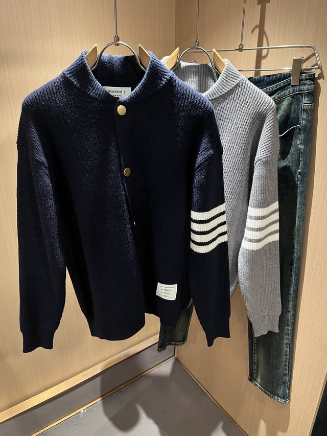 Thombrow*E汤姆*朗2025秋冬新款男女同款针织羊毛开衫，今年的专柜新品，男女同款超软羊毛面料！时尚都市百搭款，今年必定超火爆，秋冬必备神器，质感独特，