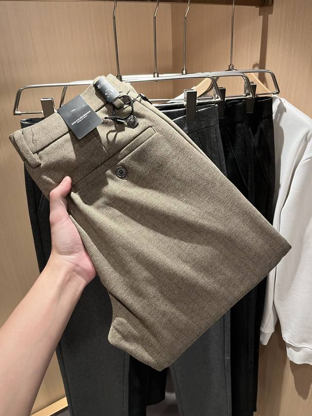 Dolce&Gabba*A 杜嘉*纳 2025秋冬新款羊绒百搭休闲西裤，男士经典商务休闲基础长裤西裤！贸易公司渠道稀出，领先官网发售！设计值与实穿性均在线的一款