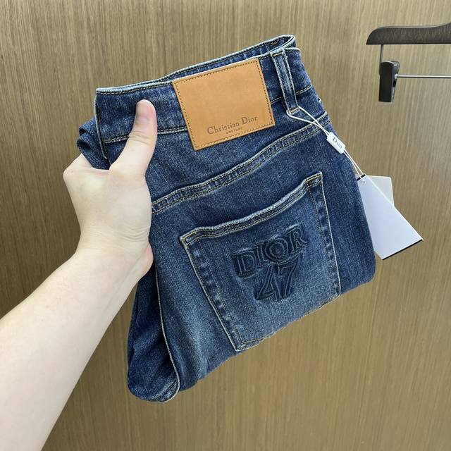 秋冬 Cd 高端定制品质 25Ss秋冬最新款原单牛仔裤 柜台同步发售 原版定制复刻 客供五金辅料 原单品质 进口牛仔面料重工洗水 做工走线精细 上身绝佳，优选单