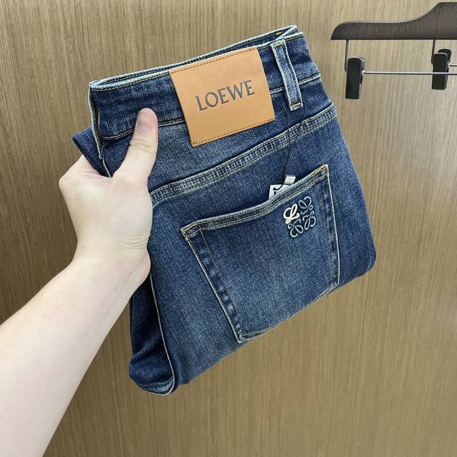 秋冬 Loe 高端定制品质 25Ss秋冬最新款原单牛仔裤 柜台同步发售 原版定制复刻 客供五金辅料 原单品质 进口牛仔面料重工洗水 做工走线精细 上身绝佳，优选