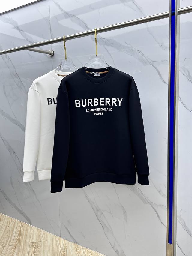 Burberry巴宝莉 2025Ss秋冬新品字母印花圆领套头卫衣 高超的时尚魅力风范,特立独行的艺术气息. 客供定制面料高克重棉面料,软硬更为适中,舒适透气性非