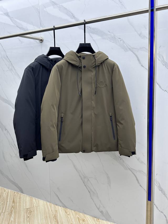 Moncler蒙口 2025秋冬新款连帽羽绒服 原版订制五金配件全进口原版定制 欢迎对比 绝对的高品质 采用顶级95白鸭绒 超柔软 充羽量蓬松饱满 超级重工 面