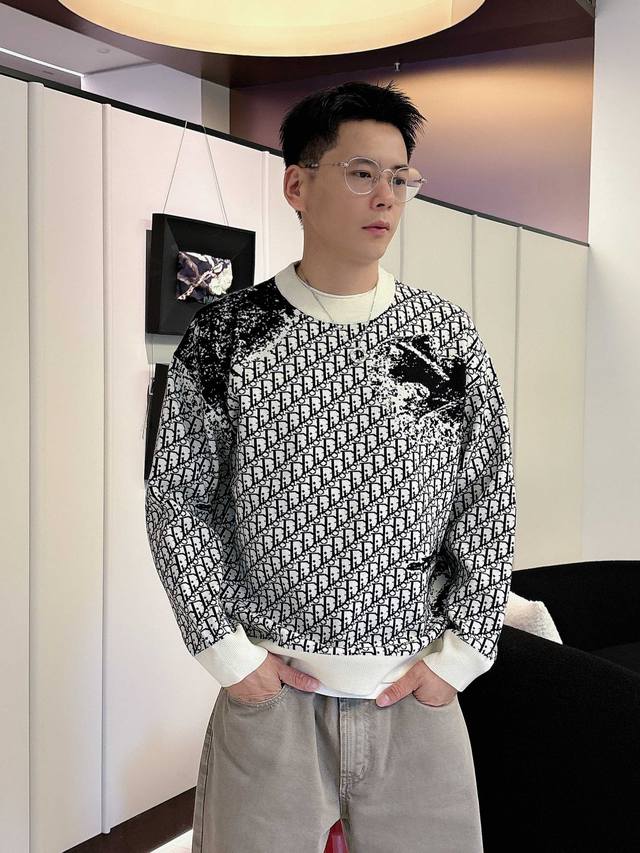 迪奥 2025毛衣 2025秋冬最新系列，专柜1:1顶级复刻，全品相！加厚款，时下最流行的老钱风，老板必备单品！懂货的老板赶紧下手， 面料：100%羊毛 尺码M