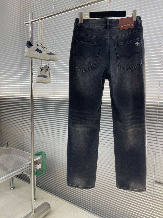 秋冬 -Ch 克罗心 25Ss夏季新款牛仔裤，高端品质，面料超级柔软舒适 直筒版型，上身修长，万能搭配款 码数：30-38 35.37 Fmz