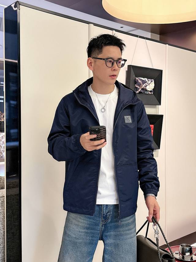 Lv双面穿薄棉夹克上身图Jb16