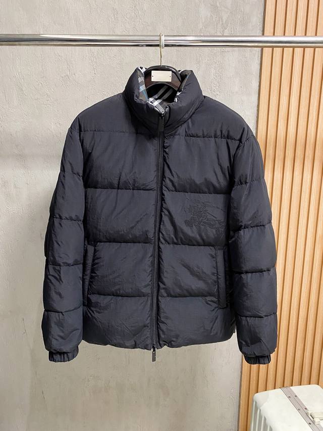 Bbr*巴宝莉 冬新款双面穿羽绒服外套 高端定制 内填充顶级国标纯正90白鸭绒 品质经得起任何形式检验，呈现一种焕然一新，赋予你与众不同的上身体验！均经过严格的