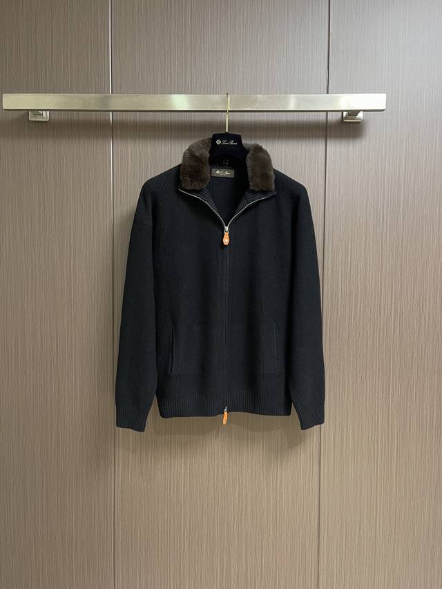 Lp Loropiana 2025Ss秋冬新品毛领拉链针织毛衣外套，毛领可拆卸设计，美式穿搭经典设计 基础色随意搭配都不会出错 这种基础款版型是重点 单穿叠穿都