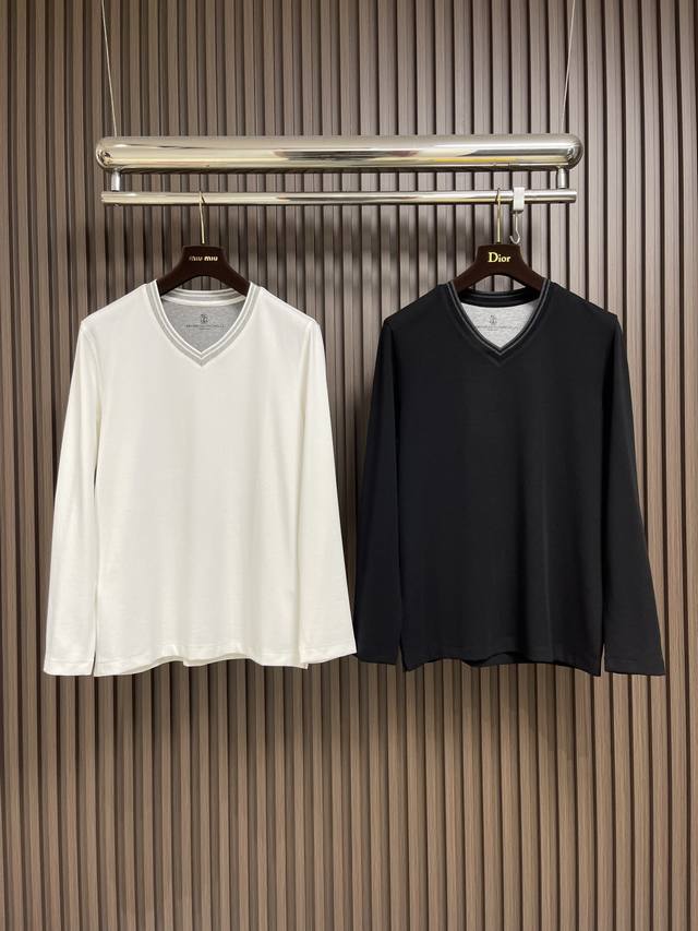 Bc Brunello Cucinelli 2025Ss秋季新品假两件V领长袖T恤，帅气时尚，简约百搭款。面料棉 不仅挺括，保持潮流的廓形，又穿着舒适，纱织更细