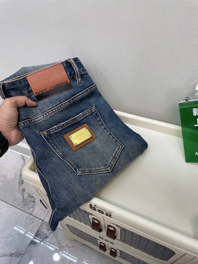 Dg杜嘉班那 & 25专柜限量25 秋冬新品 新品教父级洗水牛仔裤 奢华感25 Ss官网专柜9000大洋新品热销 原版复刻Dg皮牌重磅强烈推荐 复杂工艺工艺+洗