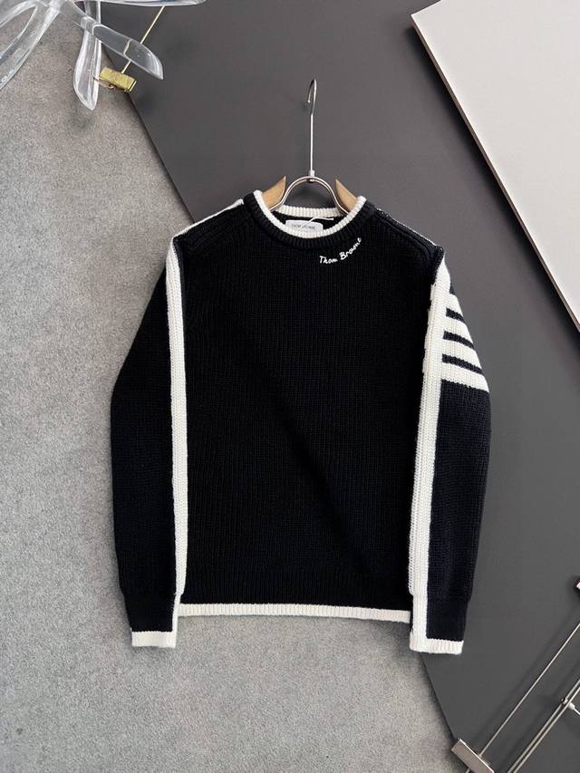 翻单出货Tb，秋冬最新款蜂窝格高弹松力毛衣！高品质意大利进口羊毛，百搭毛衣，Logo标志刺绣！更耐穿更加不易变形，版型极好，各种风格都能轻松Hold住，冲着版型