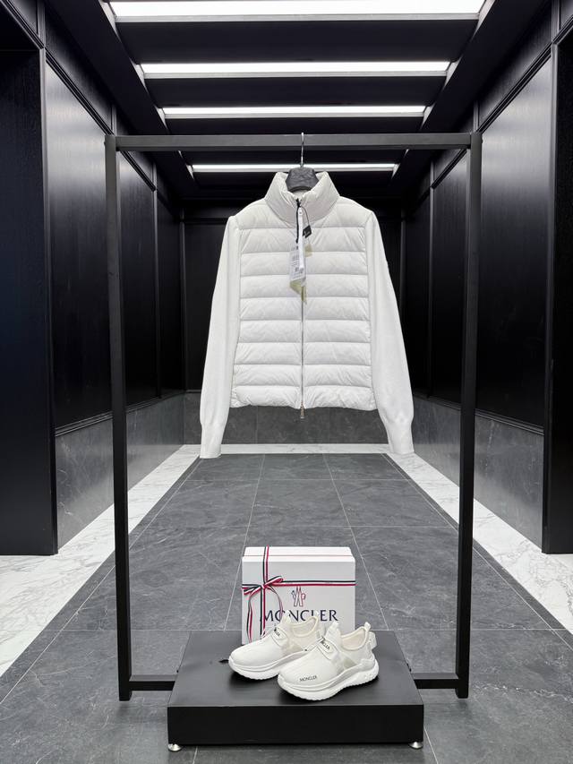 特级羽绒Moncler Cardigan女士轻薄衬垫羊毛羽绒开衫外套.很多顾客反馈想充绒在饱满些,我们做到了.很多顾客想让标在漂亮些,工整些,我们做到了. 出厂