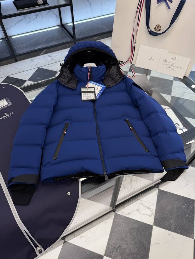 Moncler Montgetech 限定蓝色 高端男士短款羽绒夹克外套.太漂亮了这个配色.必须自留.更多细节实拍.