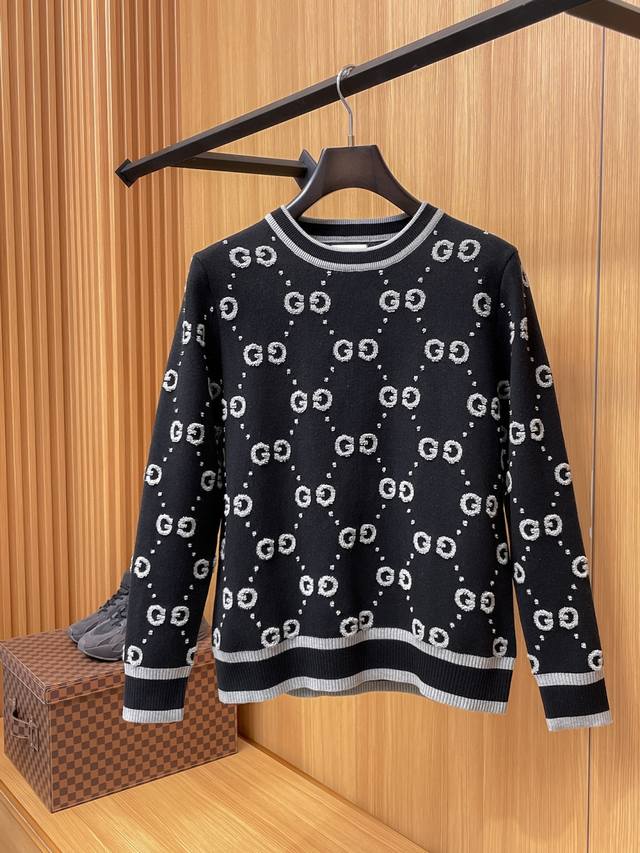 Gucci 古奇 秋冬经典圆领套头羊毛衫，全品相！！！羊毛混纺面料，2025最新款 黄金比例！！修身款软黄金 百搭实用型的单品，搭配及实用性强大到天际，简洁大方