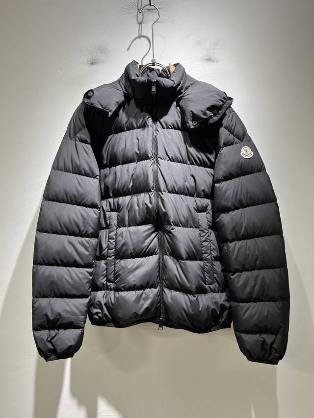 Mon*Ler蒙口 2025秋冬新款男女同款重工艺加厚保暖连帽羽绒服 ！年度的压轴款登场...匠心技艺于一身的经典款.高时尚的时装韵味,颜值高配款.客供高端聚脂