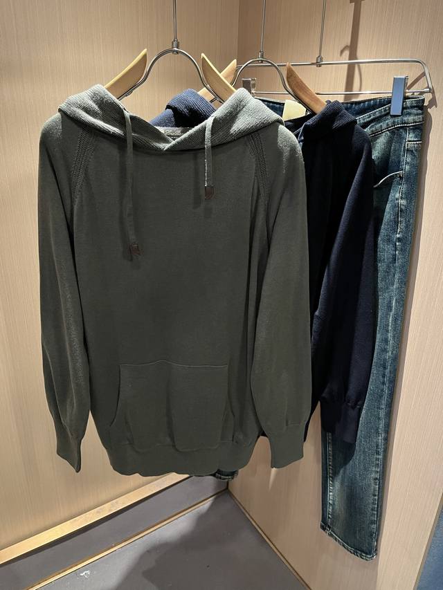 Loro piana诺悠翩雅 2025秋冬男士最新的贸易订单针织羊毛衫，全品相！！上身舒适透气，不僵硬，整体有着丰富的立体感，品质出口订单，定制专属针织羊毛面料