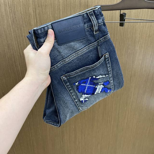 新品 Bbr 高端定制、2025早春最新款牛仔裤 柜台同步发售 原版定制复刻 客供五金辅料 原单品质 进口牛仔面料重工洗水 精品皮牌 做工走线精细 上身绝佳！F