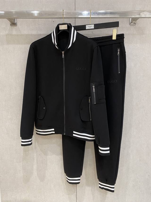 古奇 Gucci 2025全新爆款开衫套装 原单狠货倾注顶级设计师的精心之作 就为一个贴合、完美的上身效果 全天然优质加厚新空气层100%，贴身的舒适感 高贵典