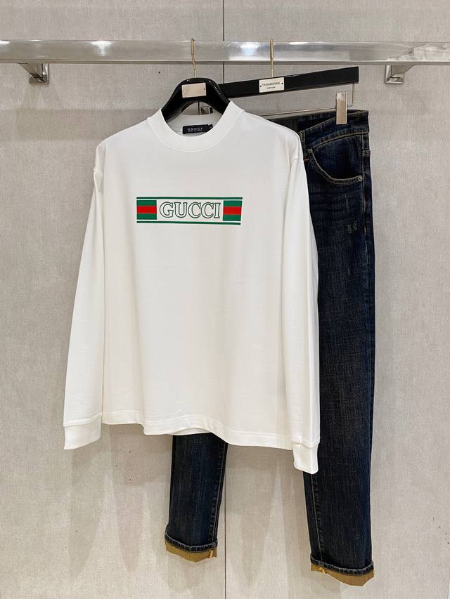 Gucci 高端定制 2025秋冬新款首发专柜最新款长袖打底单穿400克纯棉重工凹凸图案设计 领子袖子螺纹设计 高端订制 设计前卫时尚！品牌Logo重工艺设计