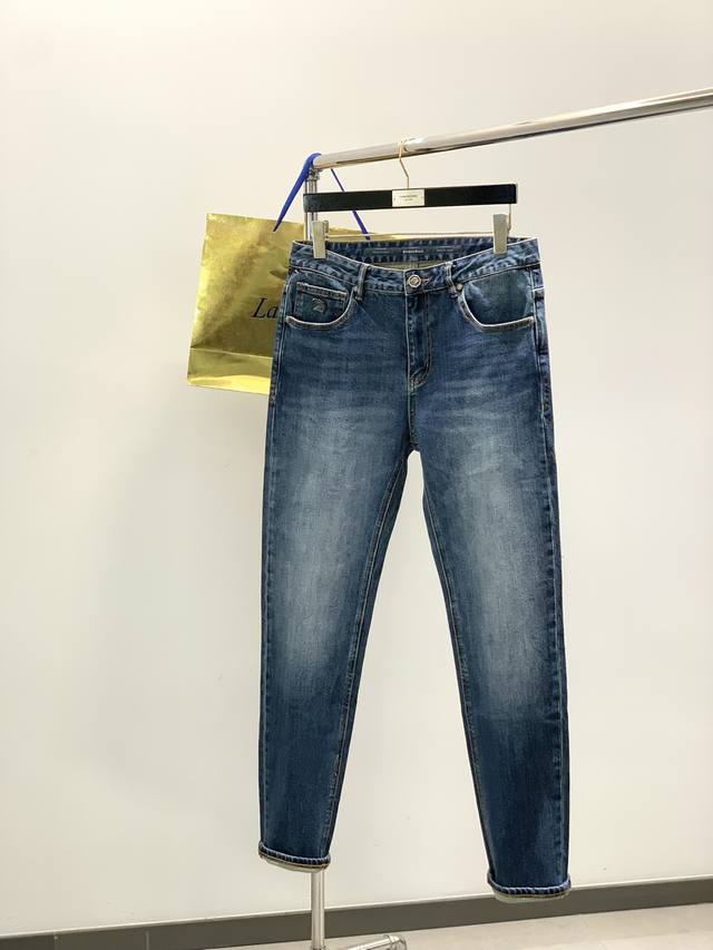 Stefano Ricci 史蒂芬.尼治，2025秋季最新品，专柜同步有售，原单狠货，时尚休闲牛仔裤，采用进口原版面料，顶级刺绣工艺字母图案Logo，原版五金辅