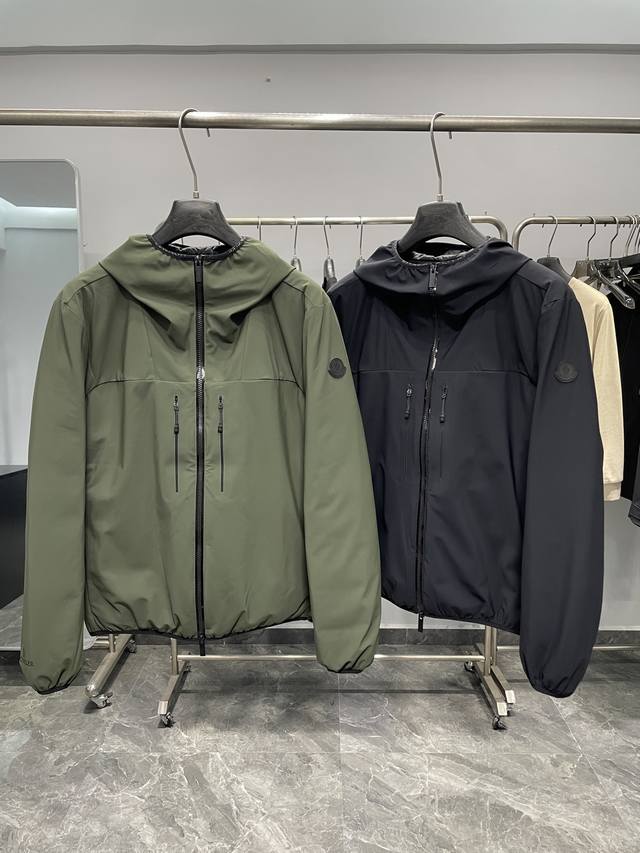 Moc25Fw秋冬新款高密度尼龙防水拉链羽绒夹克，男士透气孔眼拼接户外机能连帽羽绒服外套！贸易公司渠道稀出，同步官网发售！Moc机能羽绒夹克以其舒适性和功能性的