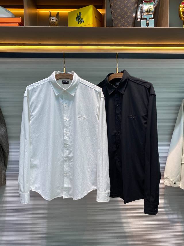 Ez25Fw秋冬新款高密度斜纹棉质翻领衬衣，男士立体橡胶标识宽松休闲长袖衬衫！贸易公司渠道稀出，同步官网发售！Z家新品衬衫不仅仅是一件简单的衣物，它更是一种生活