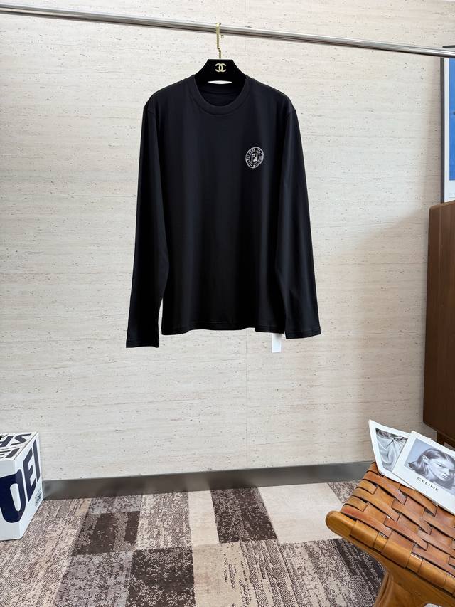 Fend25S秋季男士圆领长袖卫衣......常规版型 纯棉面料 上身透气柔软舒适 面料成衣两遍洗水 机洗不易变形 码数S-2Xl秋冬Jbsp