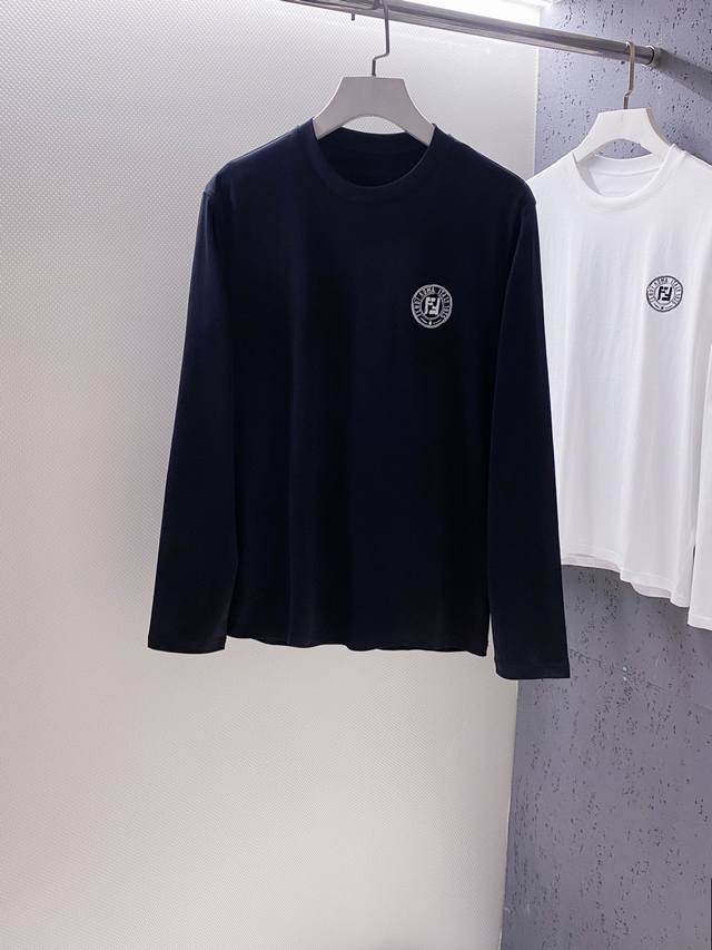 Fd~胸前圆标Logo刺绣男士长袖T恤 早秋新品 领略意式风尚，从这件Fd男士长袖T开始 胸前圆形图案饰双F～Logo刺绣装饰，精致细腻，流畅线条勾勒出品牌百年