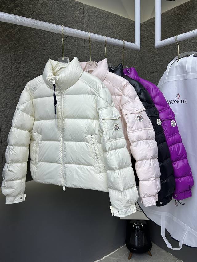 短款面包服四色合拍图