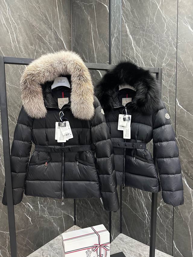 短款 Moncler Boed短款女士克.狐狸毛领 羊毛领 同步在售中.