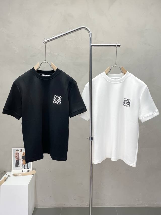 Loewe罗意威独家专供新款原单男士休闲短袖 高端定制 高端版本 时尚百搭爆款进口面料 手感超柔软细腻 穿着亲肤舒适 高端精品 代工厂p精细做工 上身非常赞 男