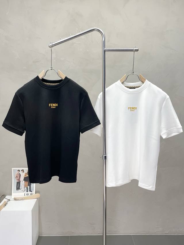 Fendi芬迪独家专供新款原单男士休闲短袖 高端定制 高端版本 时尚百搭爆款进口面料 手感超柔软细腻 穿着亲肤舒适 高端精品 代工厂p精细做工 上身非常赞 男士